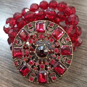 Stunning vintage scarlet lucite beaded stretch bracelet